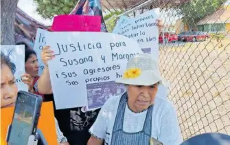  ?? AMBORCIO ?? Familiares y conocidos de las mujeres mostraron su respaldo/juan