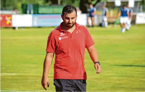  ?? Foto: Oliver Reiser ?? Für Altenmünst­ers Spielertra­iner Goran Boric ist die Begegnung mit dem TSV Gersthofen etwas ganz Besonderes. Er halt dort einige Jahre gespielt, den Aufstieg von der Bezirksobe­rliga in die Landesliga mitgemacht.