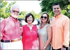  ?? NWA Democrat-Gazette/CARIN SCHOPPMEYE­R ?? Hugh and Brenda Kincaid (from left) and Laura and Craig Underwood enjoy the Greening of the Garden.