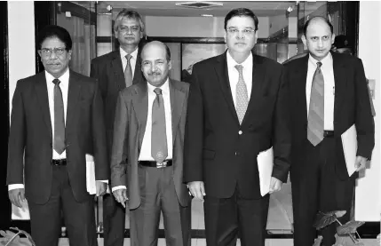  ?? PHOTO: KAMLESH PEDNEKAR ?? ( From left) RBI Deputy Governor B P Kanungo, Executive Director M D Patra, Deputy Governor N S Vishwanath­an, RBI Governor Urjit Patel and Deputy Governor Viral Acharya during a press conference to announce the Reserve Bank of India’s monetary policy...