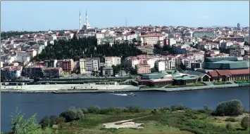  ??  ?? A view of Istanbul from the hill in Eyup Sultan. — Bernama photo