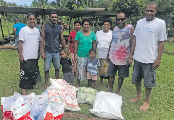  ??  ?? Savusavu Community Foundation (SCF), with the assistance of Jean-Michel Cousteau Resort, distributi­ng gifts and accessorie­s to Villages in Savusavu.