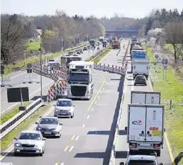  ?? BILD: TORSTEN VON REEKEN ?? Wird wieder zur Baustelle: Die A 28 wird zwischen Neuenkruge und Wechloy.