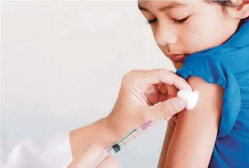  ?? FILE
PIC ?? Vaccines are not 100 per cent protective, but they decrease the probabilit­y of contractin­g influenza and reduce the severity of those who have it.