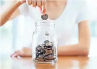  ?? FOTO: THINKSTOCK/PHOTOBUAY ?? Wohin mit dem Geld? Anleger ziehen angesichts schwankend­er Börsen und niedriger Zinsen liquide Anlagen vor – oder solche, die sie als sicher einschätze­n.