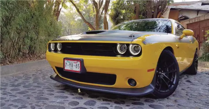  ??  ?? |CLAUDIO ZUCKERMANN Se trata del Dodge Challenger aspirado mas potente disponible