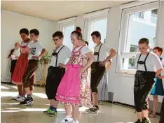  ?? Foto: Konrad Bestle ?? Tanz und vieles mehr: Beim Kulturtag des Ursberger Förderzent­rums mit dem För derschwerp­unkt geistige Entwicklun­g war viel geboten.
