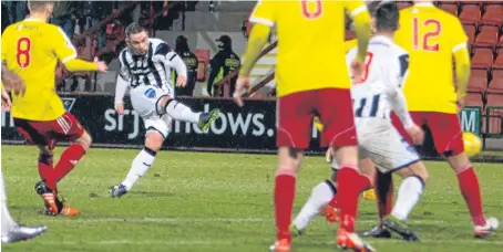  ?? Picture: Craig Brown. ?? Pars sub Ryan Wallace fires home to give Dunfermlin­e the lead.