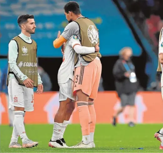  ?? // EFE ?? Los jugadores de la selección, al concluir los penaltis ante Italia