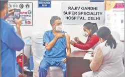  ?? RAJ K RAJ/HT PHOTO ?? A doctor receives a jab at Rajiv Gandhi Super Speciality Hospital on Thursday.