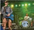  ??  ?? Die Band Raggabund sorgte auf dem Stadtmarkt für Stimmung.