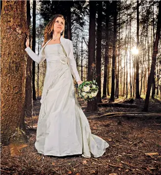  ??  ?? Humanist brides often retain traditions such as the white dress. Eunan and Laura, left, are determined to fight for legal recognitio­n