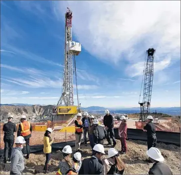  ?? Irfan Khan
Los Angeles Times
By Alice Walton ?? THE NATURAL GAS LEAK in Aliso Canyon has prompted the temporary relocation of thousands of households in Porter Ranch and the surroundin­g communitie­s. Above, officials visit the site in December.