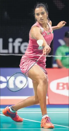  ?? GETTY IMAGES ?? PV Sindhu squandered a chance to enter final despite winning first game on Saturday.