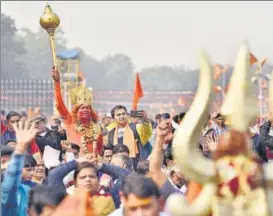  ?? SANJEEV VERMA/ BURHAAN KINU ?? Over a lakh people reportedly attended the rally.