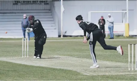  ??  ?? Philadelph­ia batsman Matthew Noble batting against Sunderland bowler Joe Defty at Ashbrooke Cricket Ground on Saturday.