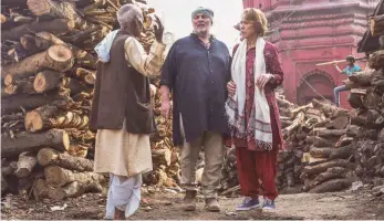  ?? FOTO: ZDF ?? Im ZDF-Drama „Fluss des Lebens“spielt Heinz Hoenig (Mitte) an der Seite von Schauspiel­kollegin Gaby Dohm einen deutschen Aussiedler.