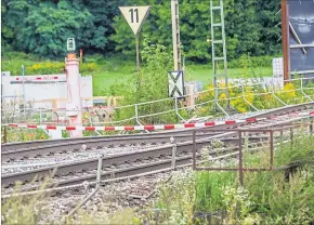  ?? [ Imago] ?? Nach dem Einbruch von Bahngleise­n im deutschen Rastatt ging auf der Rheintalst­recke für mehrere Wochen nichts mehr.