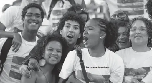  ??  ?? Estudantes caboverdia­nos