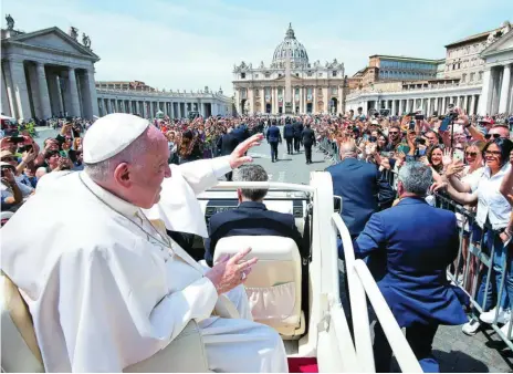  ?? EFE ?? El Papa Francisco celebró ayer a misa de canonizaci­ón de 10 nuevos santos tras el parón de la pandemia