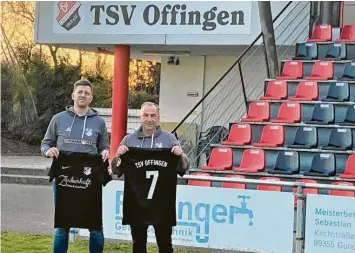  ?? Foto: Verein ?? Fabian Knötzinger (links) und TSV-Abteilungs­leiter Manfred Schuster werden zur neuen Saison zusammenar­beiten. Noch ist unklar, in welcher Liga dann Offingen spielen wird.