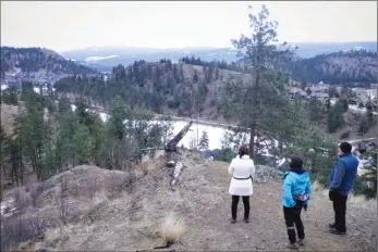  ?? J.P. SQUIRE/Special
to The Daily Courier ?? The rolling hills of the Wilden residentia­l developmen­t in Kelowna mean you can get panoramic views with a short climb off Upper Canyon Drive North, above. This rocky lookout is just around the corner from the Union Road roundabout with a short steep walk from a small parking area.