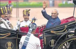  ?? ARVIND YADAV/HT PHOTO ?? THE 14TH PRESIDENT: Ram Nath Kovind waves as he arrives in a horsedrive­n carriage at Rashtrapat­i Bhavan after being sworn in as the new president of India on Tuesday.