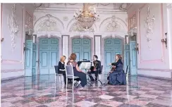  ?? FOTO: TANJA DEUSS/SSB ?? Das Ensemble der Neuen Düsseldorf­er Hofmusik bestreitet die Wandelkonz­erte im Kuppelsaal.