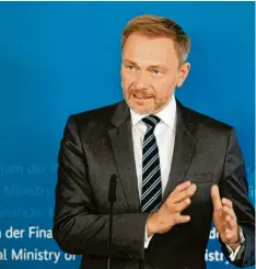  ?? Foto: Oliver Berg, dpa ?? Bundesfina­nzminister Christian Lindner (FDP) hält vorerst an der Schuldenbr­emse fest.