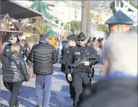  ?? (Photo Cyril Dodergny) ?? Le marché de Noël de Nice va expériment­er la nouvelle loi antiterror­iste.