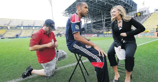  ?? JAMIE SABAU/GETTY IMAGES ?? Katie Witham, a longtime sideline reporter for Fox soccer properties, will work alongside an all-female broadcast crew for the first time on Sunday.