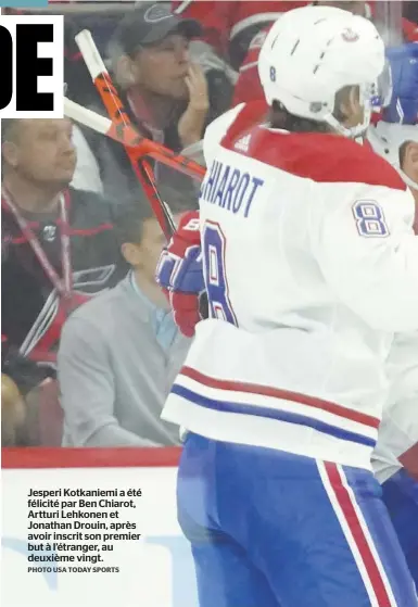  ?? PHOTO USA TODAY SPORTS ?? Jesperi Kotkaniemi a été félicité par Ben Chiarot, Artturi Lehkonen et Jonathan Drouin, après avoir inscrit son premier but à l’étranger, au deuxième vingt.