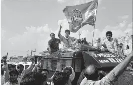  ??  ?? Congress leader Jyotiradit­ya Scindia being arrested at Dodhar toll plaza on Tuesday.