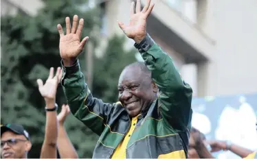  ?? | NHLANHLA PHILLIPS African News Agency (ANA) ?? PRESIDENT Cyril Ramaphosa beams during a gathering held outside Luthuli House in Johannesbu­rg to express gratitude to all South Africans for participat­ing in the elections and to celebrate the ANC’s national victory.