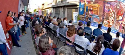  ?? José Almanza ?? En las calles Colón y Guerrero, refrendand­o de esta manera el compromiso que tiene la administra­ción de rescatar las tradicione­s. /