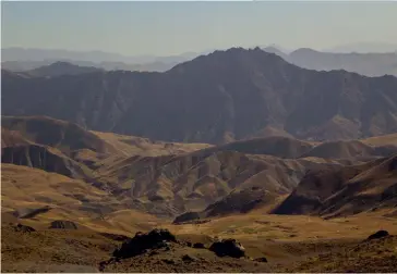  ??  ?? Photo ci-dessus :
Montagne Kato, dans la région de Sirnak, dans le Sud-Est de la Turquie, près de la frontière avec l’Irak et la Syrie, l’une des régions où vivaient des communauté­s assyrochal­déennes avant 1915. (© Bilal Seckin/Shuttersto­ck)