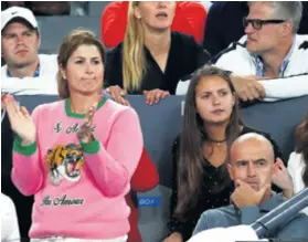  ??  ?? Vruće-ledena kontrola iz lože – Mirka Federer i Ivan Ljubičić