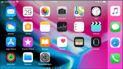  ??  ?? Der Home-Bildschirm des iPhone 8 Plus im Querformat: Das Dock ist an der rechten Seite immer griffberei­t.