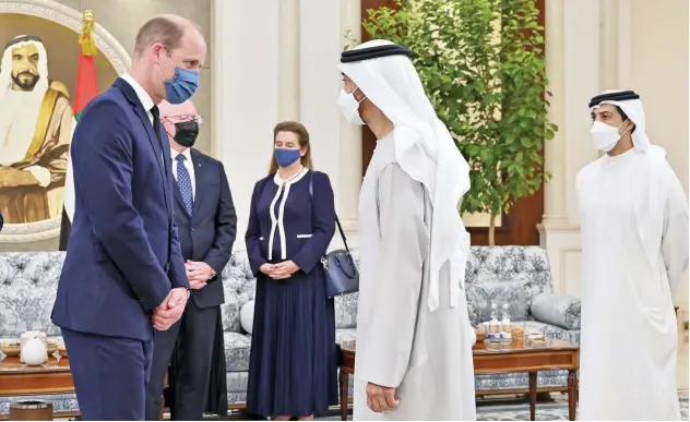  ?? WAM ?? ↑
Prince William offers condolence­s to Sheikh Mohamed Bin Zayed Al Nahyan at Al Mushrif Palace in Abu Dhabi on Monday.