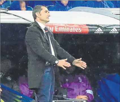  ?? FOTO: EFE ?? Una pena Valverde se lamenta durante un momento del encuentro de anoche en el Bernabéu