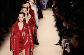  ?? ANSA ?? In passerella. Una sfillata della collezione Roberto Cavalli