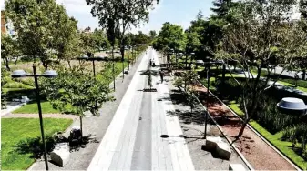  ?? ?? OBRA. La segunda etapa comprende del Juzgado Número 26 a la calle Lic. Hilario Medina. Se sembraron 418 árboles, 574 mil especies de plantas y se construyó un sistema de riego.