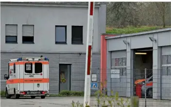  ?? FOTO: BECKERBRED­EL ?? Die Rettungswa­che Homburg auf dem Gelände der Uniklinik wird derzeit vom DRK allein betrieben. Das könnte sich ab dem Jahr 2025 ändern.