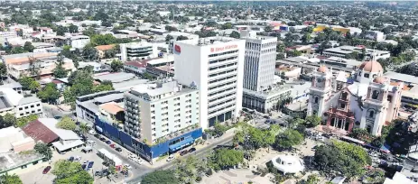  ?? FOTO/DRONE: MELVIN CUBAS. ?? SECTOR. La ciudad tiene una capacidad hotelera de 3,775 habitacion­es y más de 5,800 camas. Hay más de 70 hoteles de alto servicio.