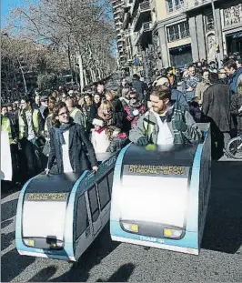  ?? ANA JIMÉNEZ ?? La marcha transcurri­ó en un ambiente muy festivo