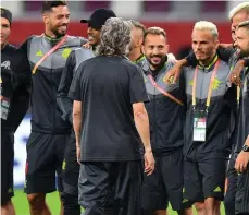  ?? /EFE. ?? En gran comunión, Flamengo visitó ayer la cancha del estadio Khalifa, en Doha, donde jugará este día.