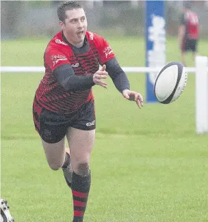  ?? Ian Moss ?? Widnes scrum-half Gavin Hatton scored a fine solo try against Sefton but still ended up on the losing side last Saturday.