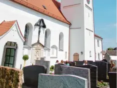  ?? Archivfoto: Claus Braun ?? Der kleine Friedhof in Neukirchen wird erweitert.