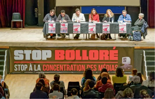  ?? ?? Meeting du collectif Stop Bolloré le 18 mars 2022. Syndicats, organisati­ons et personnali­tés du monde des médias et de l’édition montent au front contre la concentrat­ion des médias.