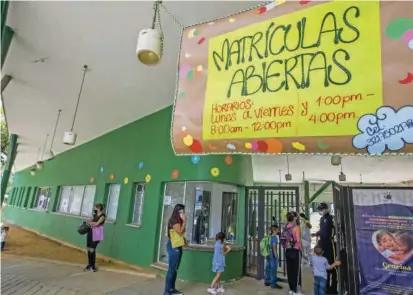  ?? FOTO JULIO HERRERA ?? Según la Alcaldía de Medellín, con corte al 1 de marzo, los niños matriculad­os en la modalidad institucio­nal ya eran 24.443, que equivalen al 93,83 % del total que debe atenderse.